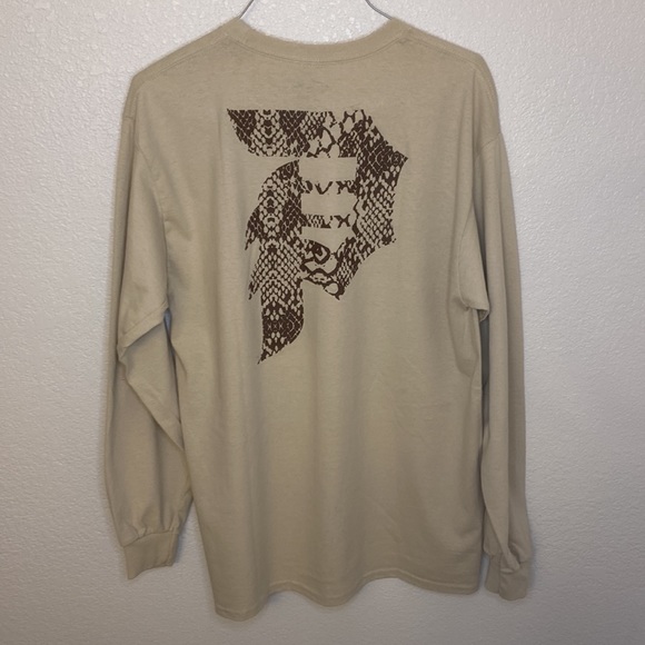Large long sleeve sand color primitive dirty P Scal t shirt. - Picture 2 of 6